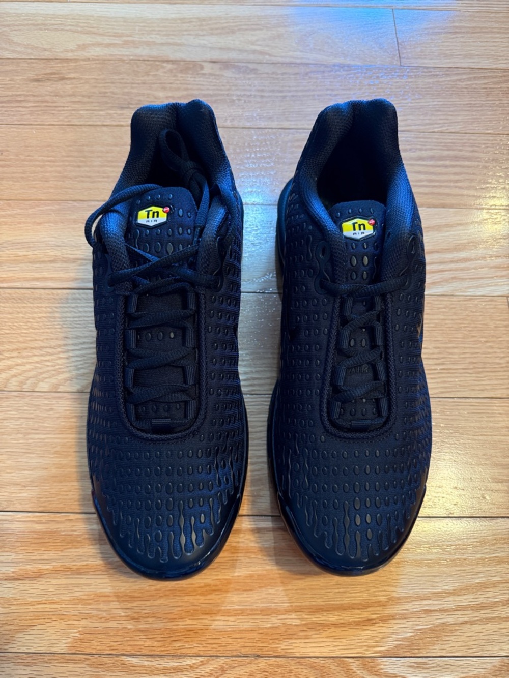 Nike Men's Black Air Max Plus TN Sneakers - Picture 2 of 10
